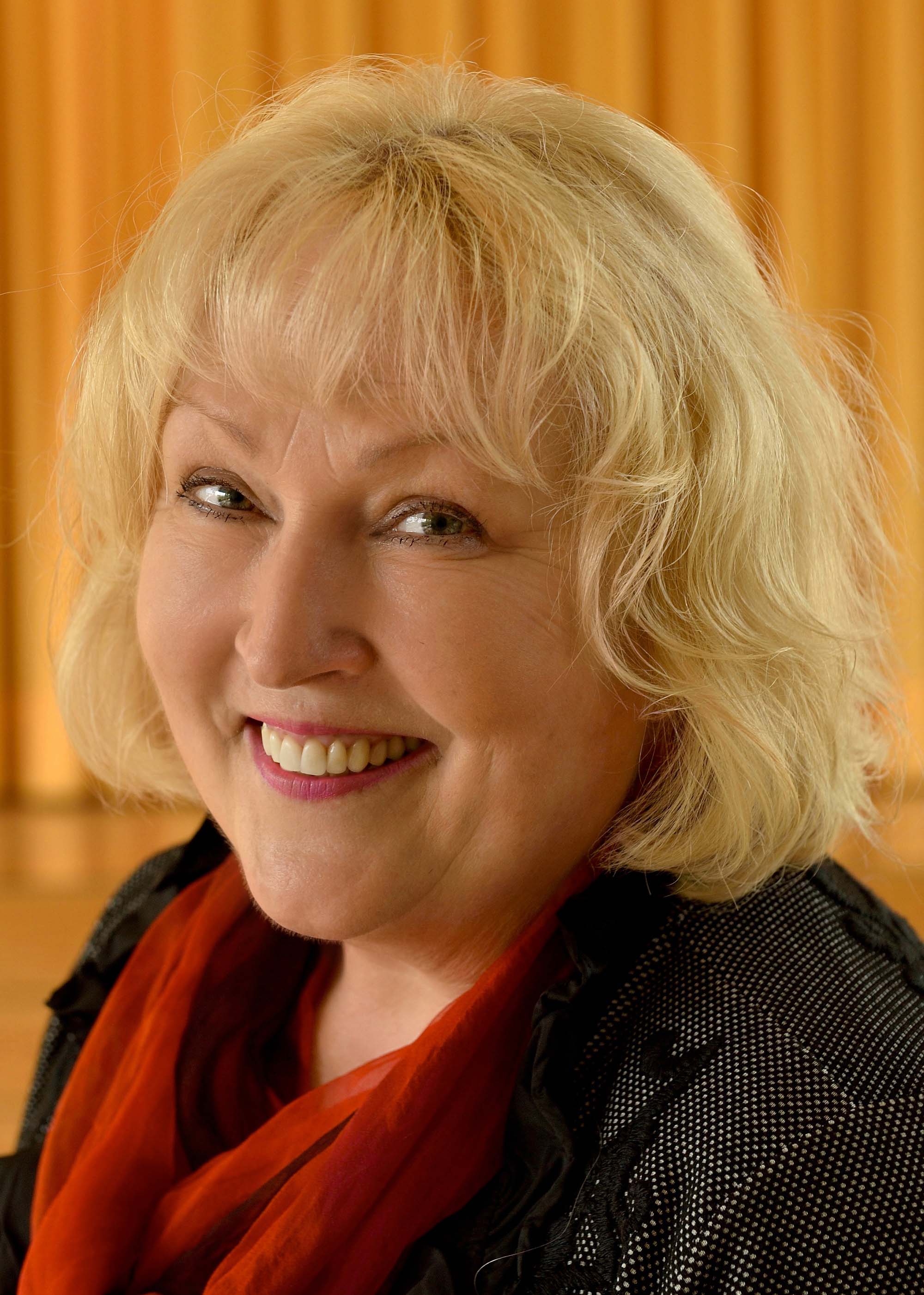 Die Ensemble-Leiterin Anna Irene Schmidt